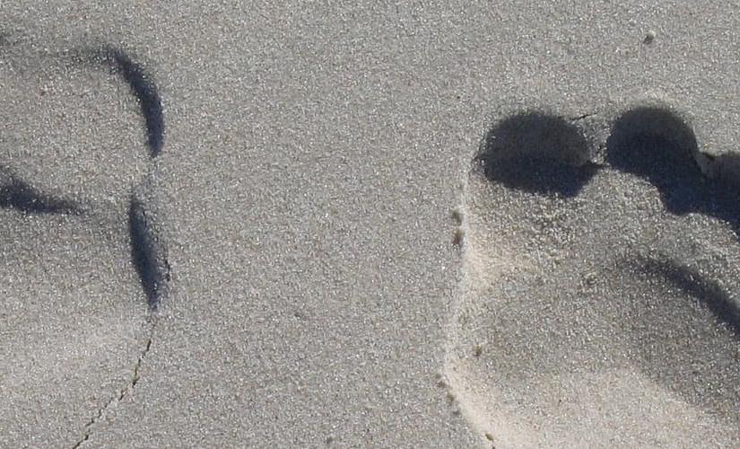 voetafdruk in zand
