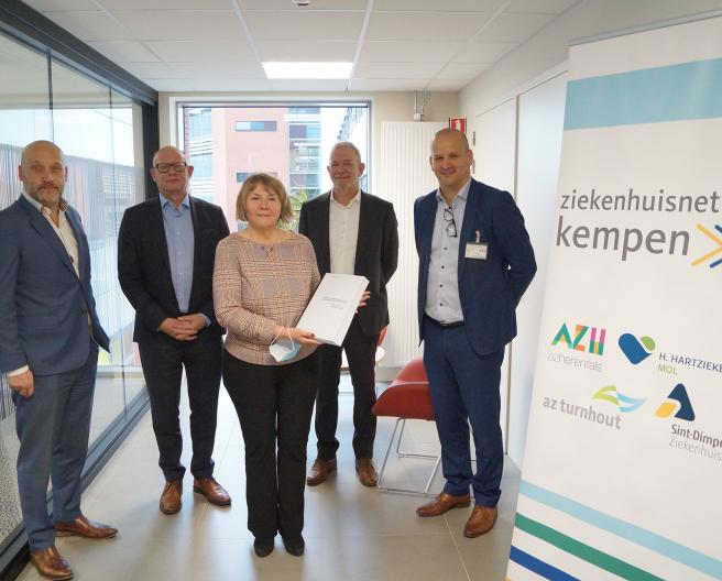 Overhandiging plan aan mevrouw Karine Moyskens