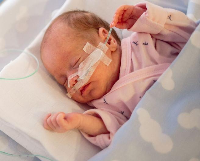 baby in het ziekenhuis