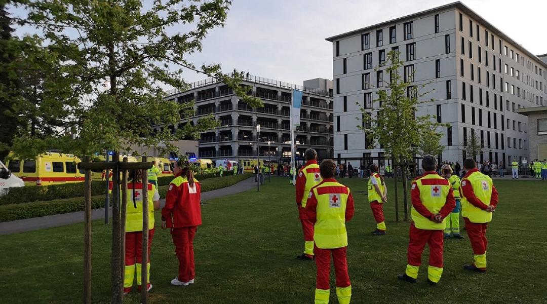 hulpverleners voor gebouw SE